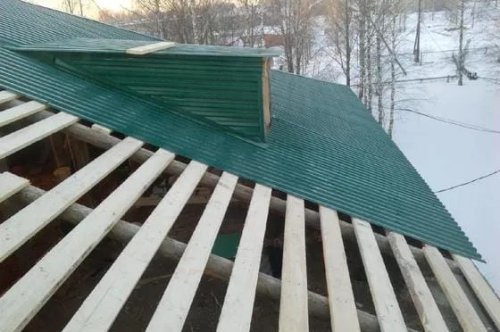 Профнастил для устройства кровли различных объектов